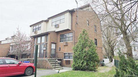 120-16 Cove Court 87A College Point NY 11356
