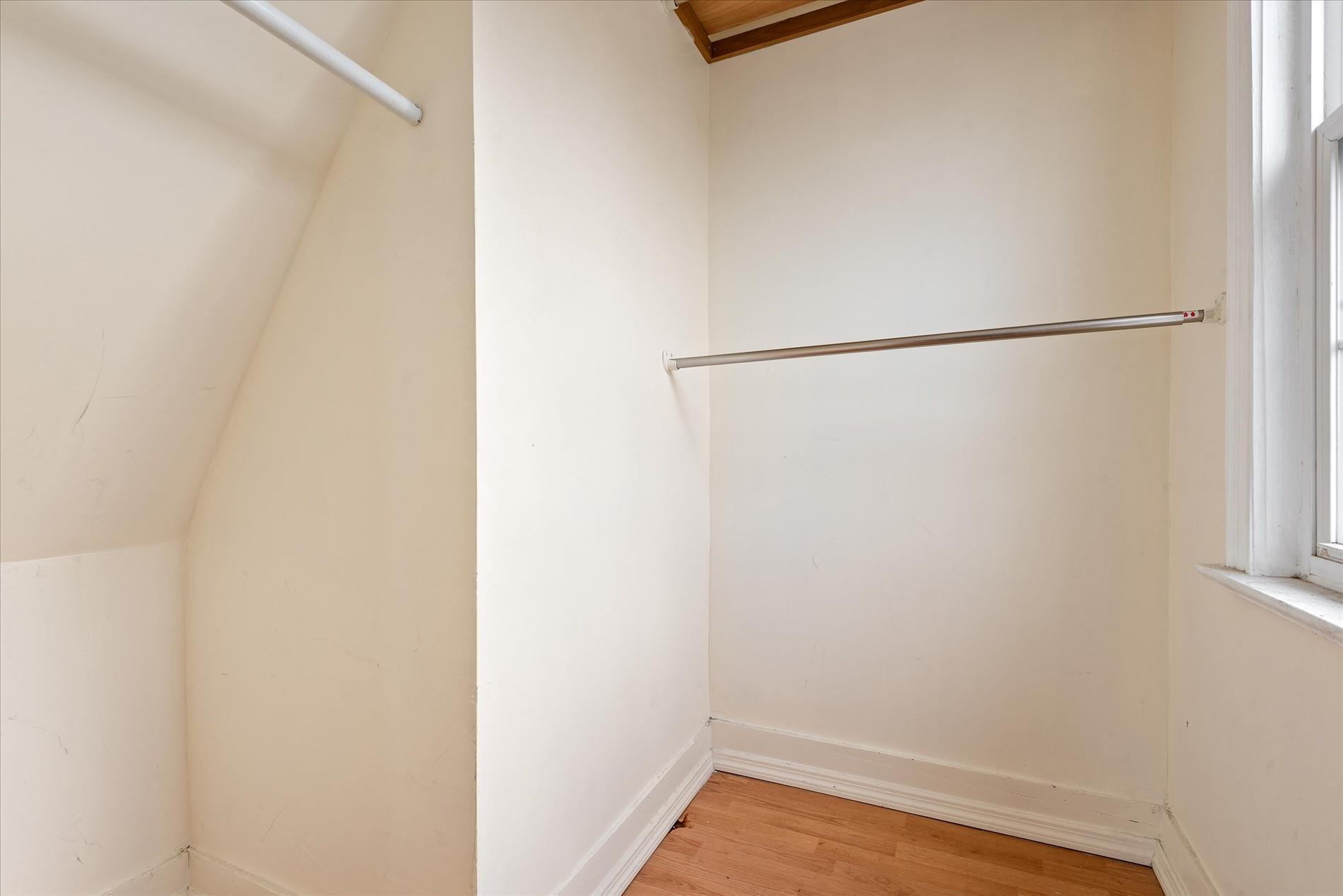 223 Jackson Avenue, Mineola, New York image 20