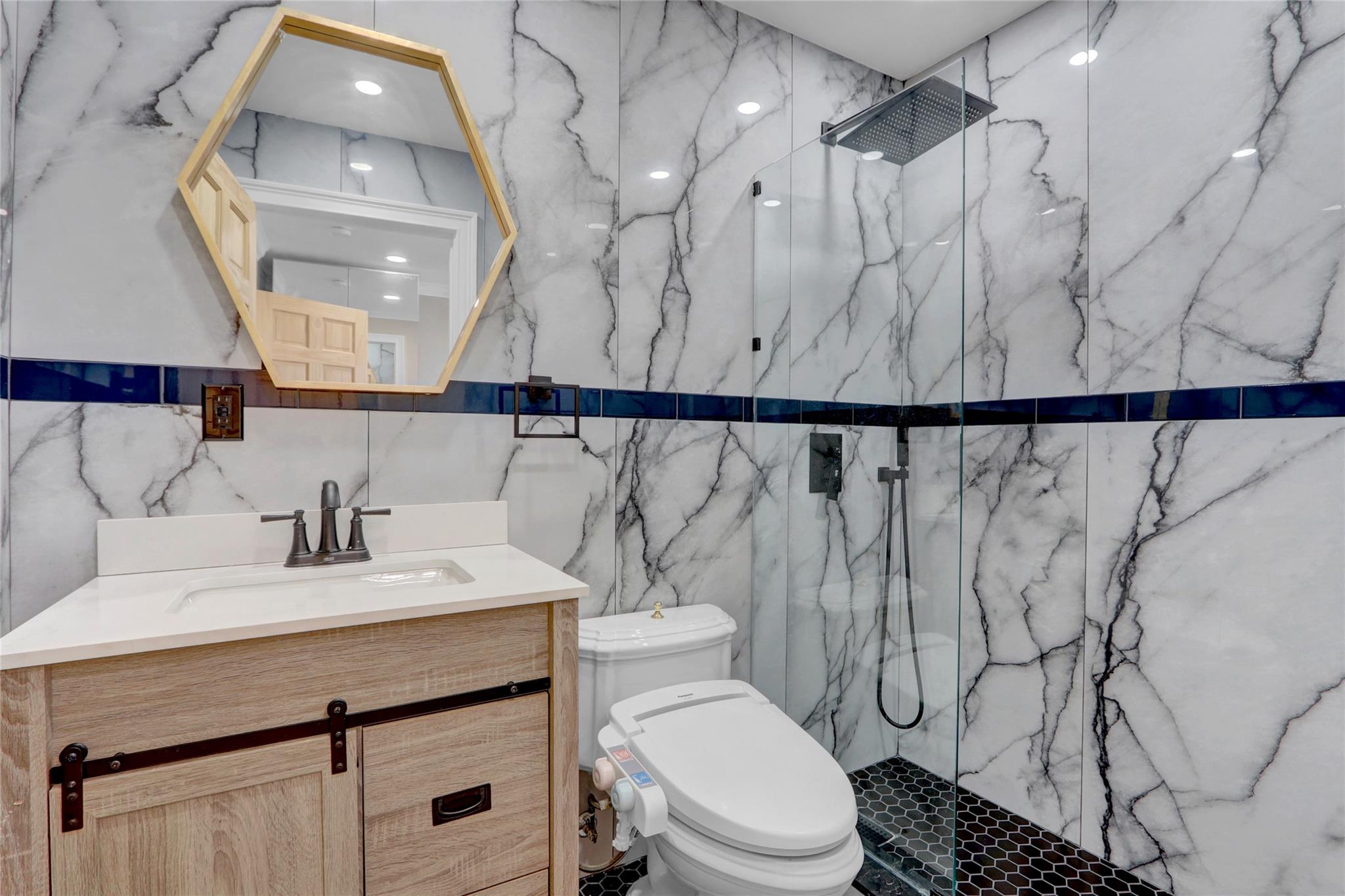 505 East Drive, Copiague, New York image 37
