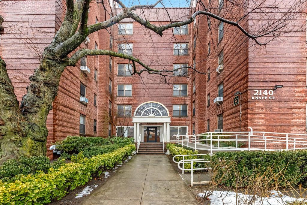 Photo of 2140 Knapp Street #1G, Brooklyn, NY 11229 (MLS # 964567)