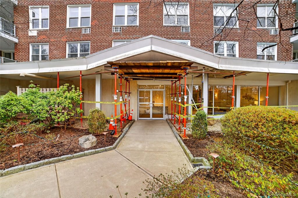 Photo of 222 Martling Avenue #3-R, Tarrytown, NY 10591 (MLS # 945437)