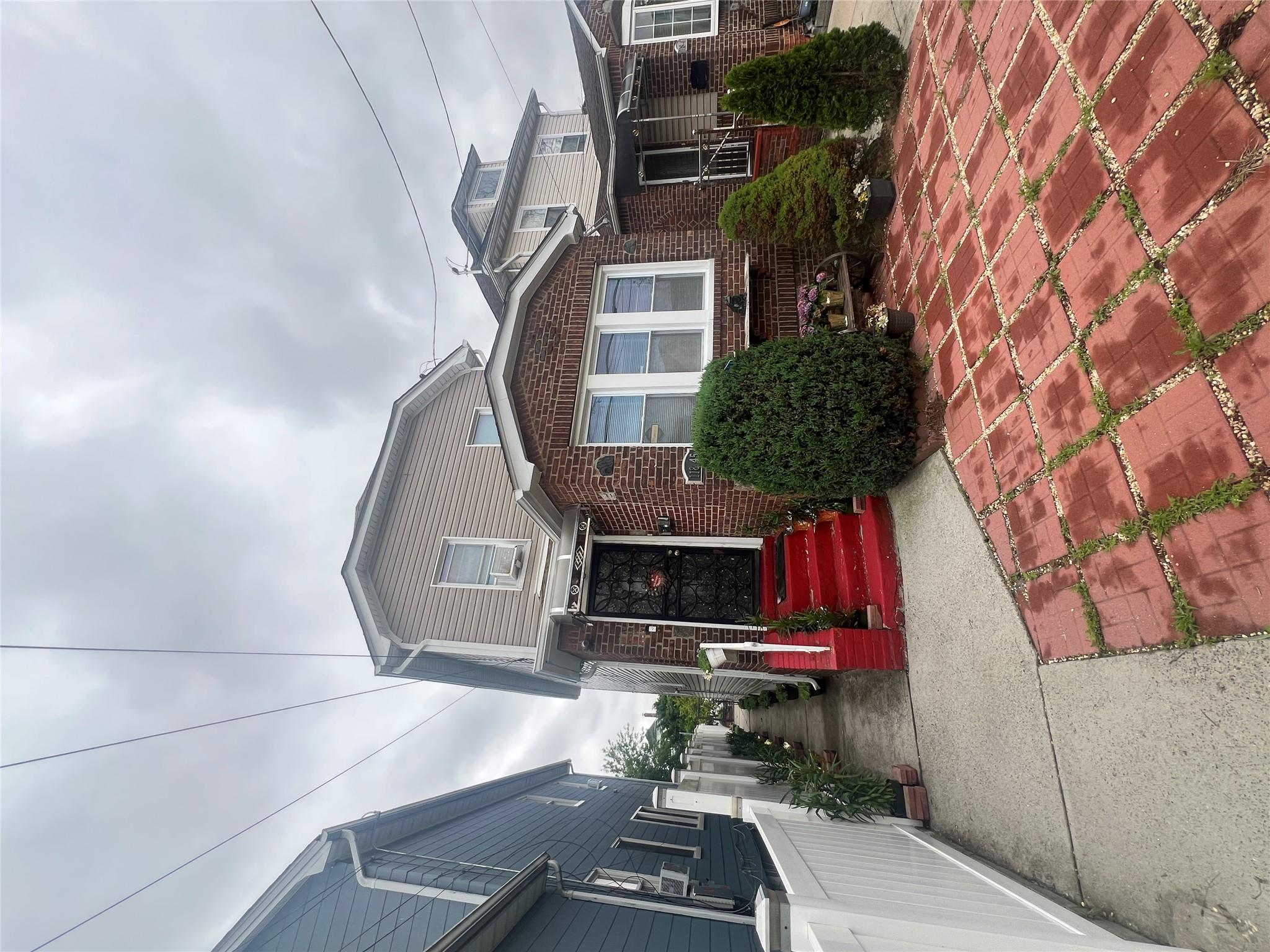 Property for Sale at 218th Street, Cambria Heights, Queens, NY - Bedrooms: 3 
Bathrooms: 3 
Rooms: 8  - $899,000