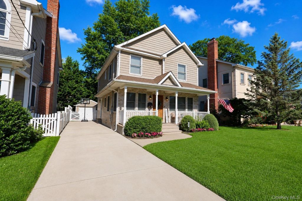Photo of 369 Euston Road S, Garden City, NY 11530 (MLS # 1010958)