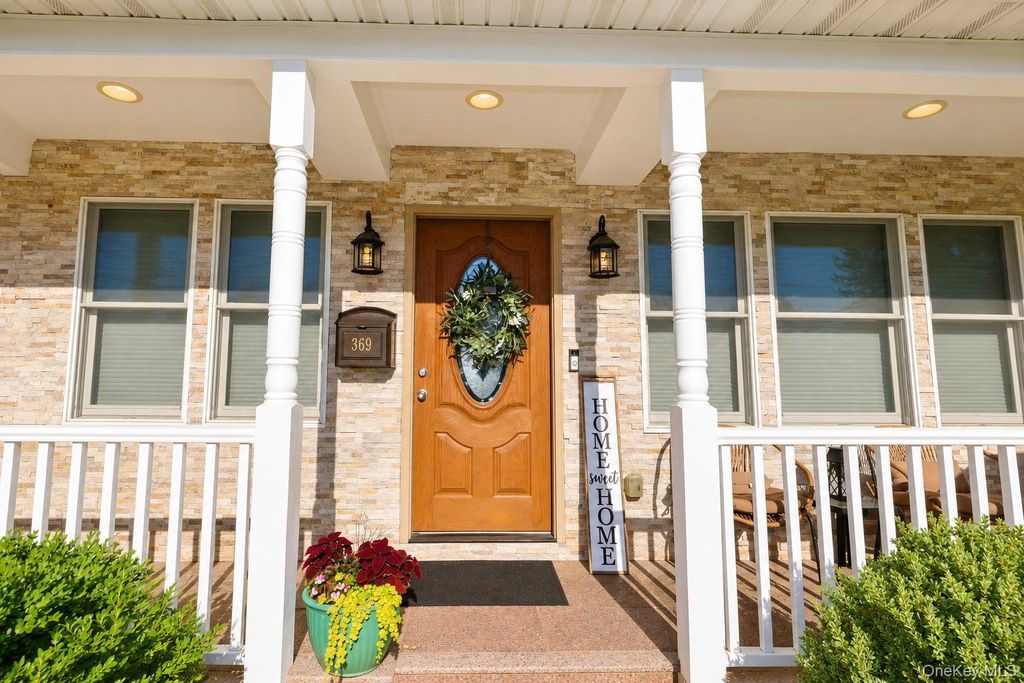 Photo of 369 Euston Road S, Garden City, NY 11530 (MLS # 1010958)