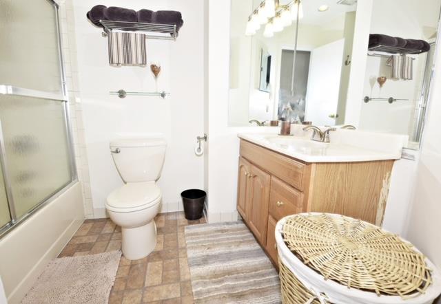 10 Windsor Court, Amityville, New York image 17