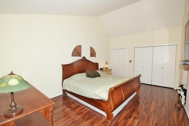 10 Windsor Court, Amityville, New York image 24