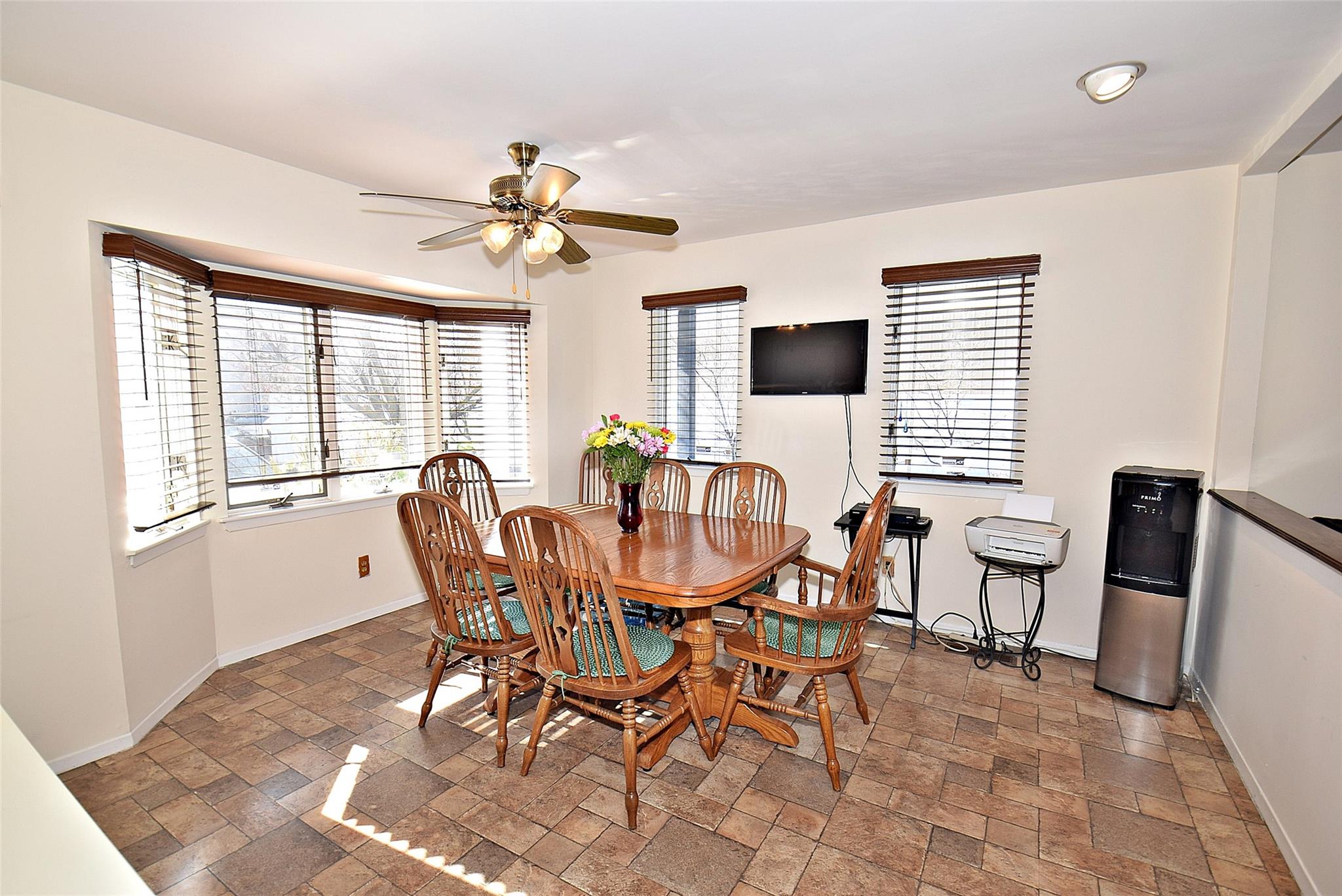 10 Windsor Court, Amityville, New York image 16