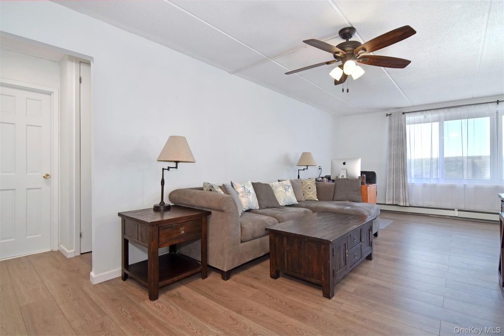Photo of 397 N Broadway #1Q, Yonkers, NY 10701 (MLS # 993349)