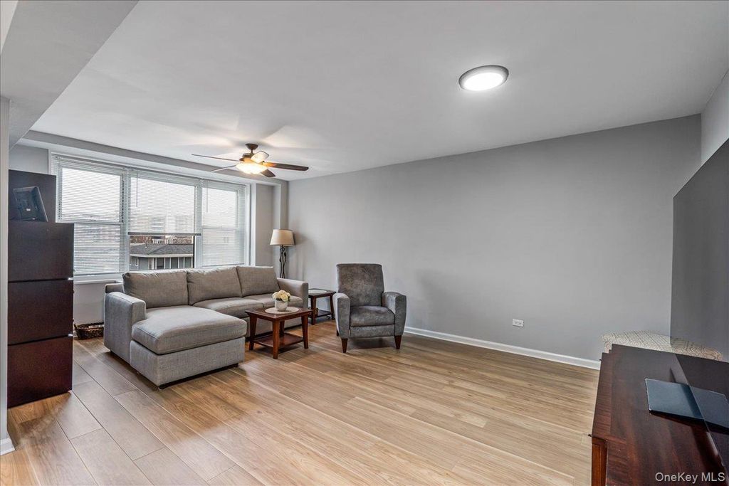 Photo of 211-65 23rd. Avenue #4C, Bayside, NY 11360 (MLS # 948337)