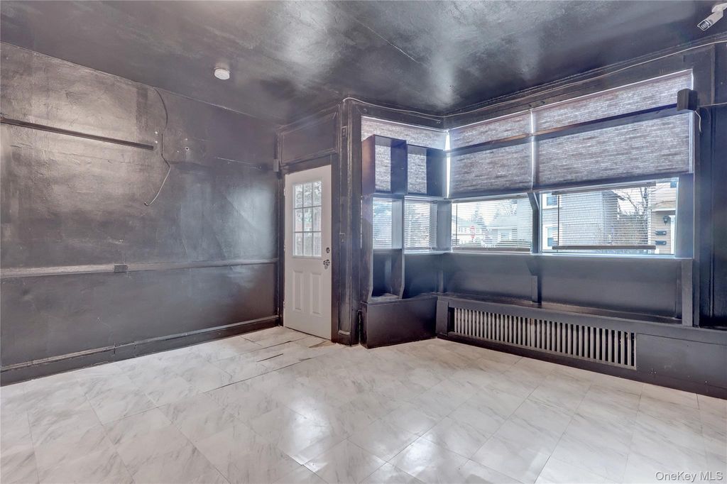 Photo of 21 Carpenter Street, Glen Cove, NY 11542 (MLS # 950146)