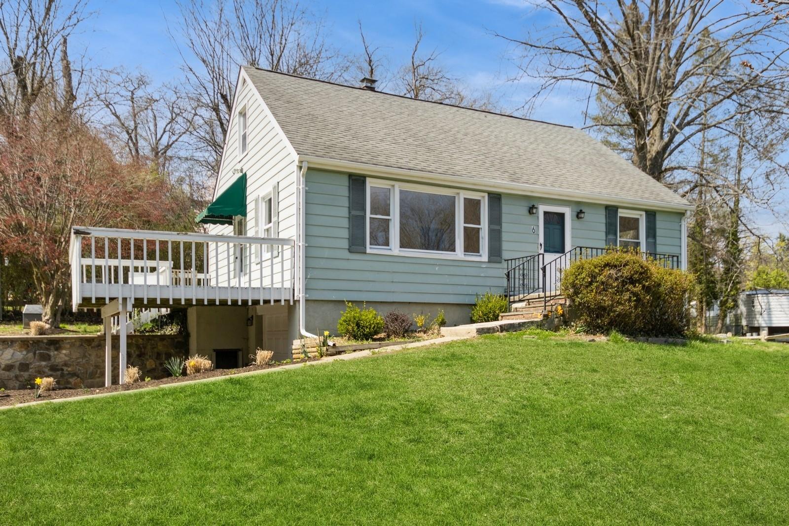Maiden Lane, Croton-On-Hudson, New York - 3 Bedrooms  
1 Bathrooms  
6 Rooms - 