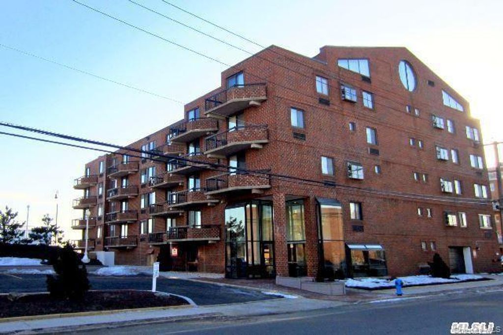 Photo of 750 W Broadway #4Q, Long Beach, NY 11561 (MLS # 961412)