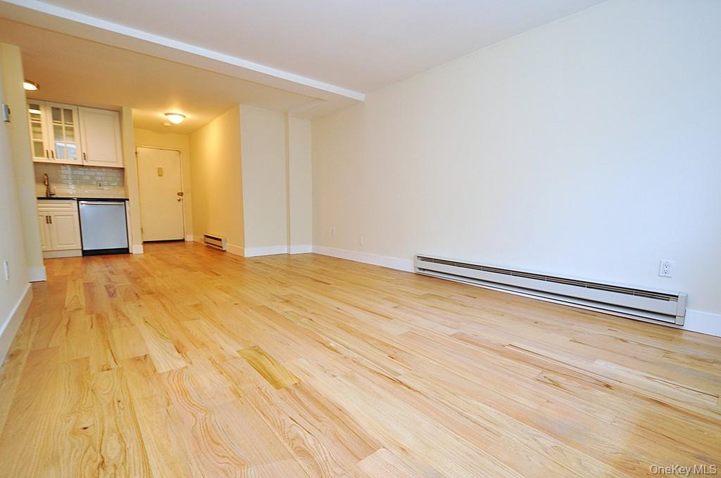 White Plains, New York 10603, United States, 1 Bedroom Bedrooms, ,1 BathroomBathrooms,Residential,Active,189873