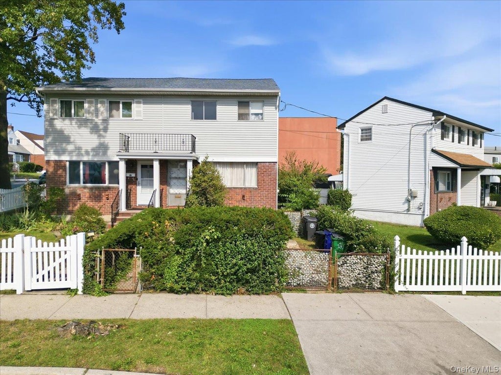 Photo of 20229 120th Avenue, Saint Albans, NY 11412 (MLS # 1058577)