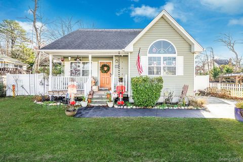 176 Bedford Avenue, Mastic, NY 11950 - MLS#: 931262