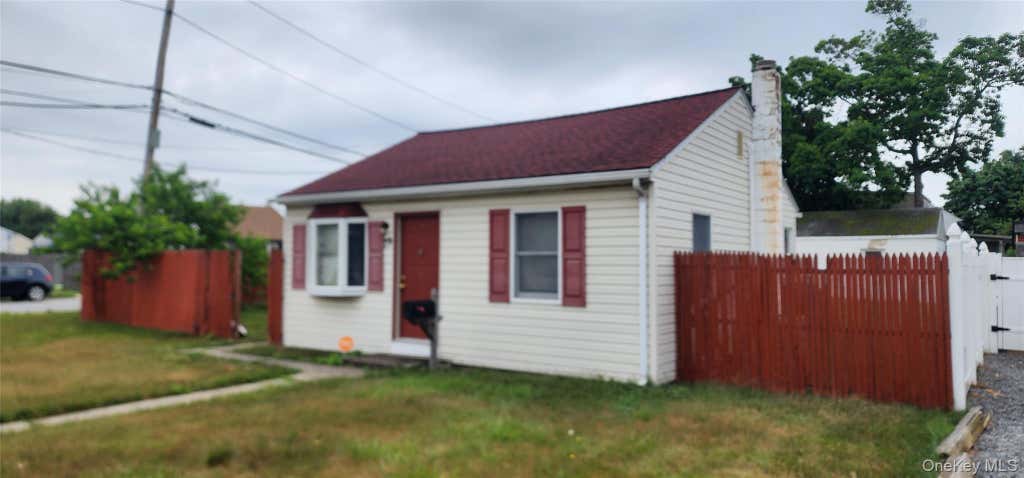 Photo of 79 Commack Road, North Babylon, NY 11703 (MLS # 1021019)