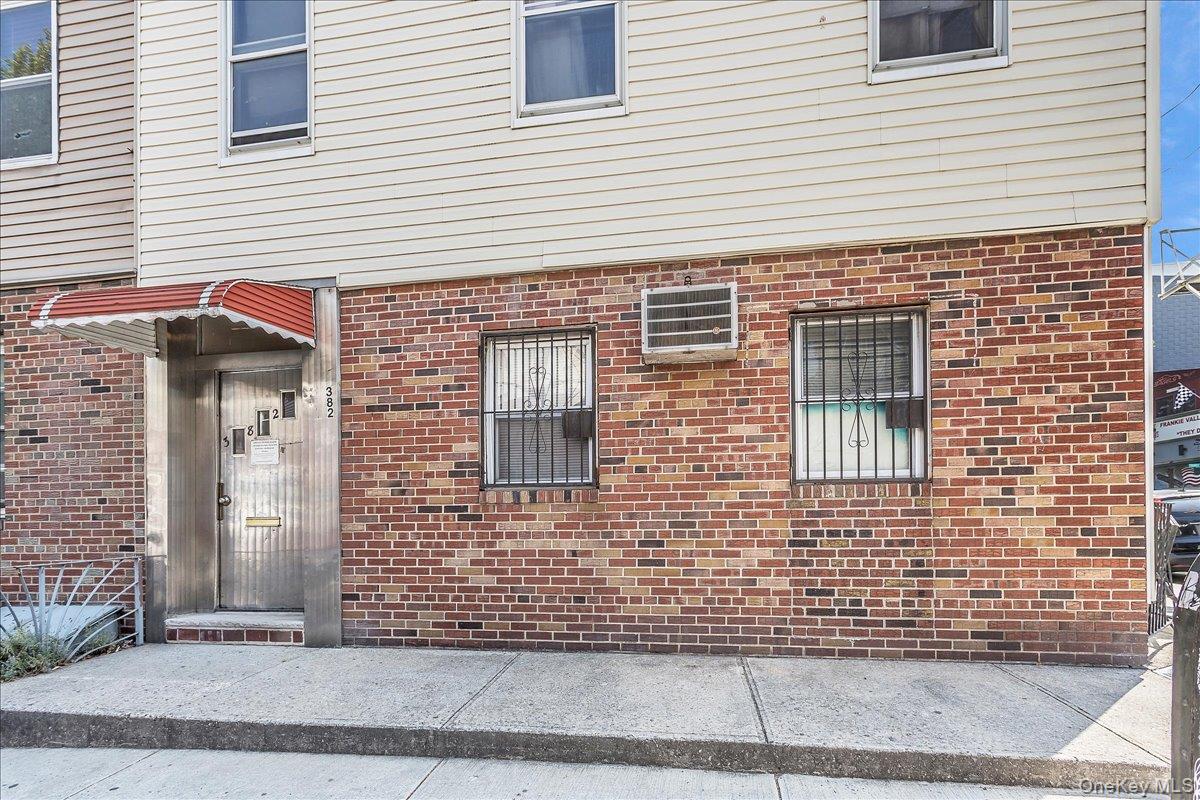 382 Manhattan Avenue