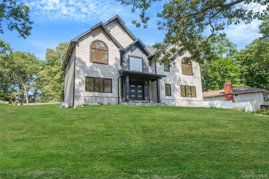 Photo of 628 Meadow Road, Smithtown, NY 11754 (MLS # 894965)