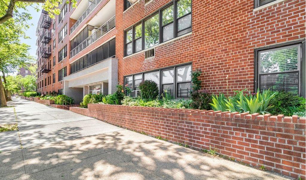 Property for Sale at 63rd Avenue 3B, Forest Hills, Queens, NY - Bedrooms: 2 
Bathrooms: 2 
Rooms: 5  - $669,000