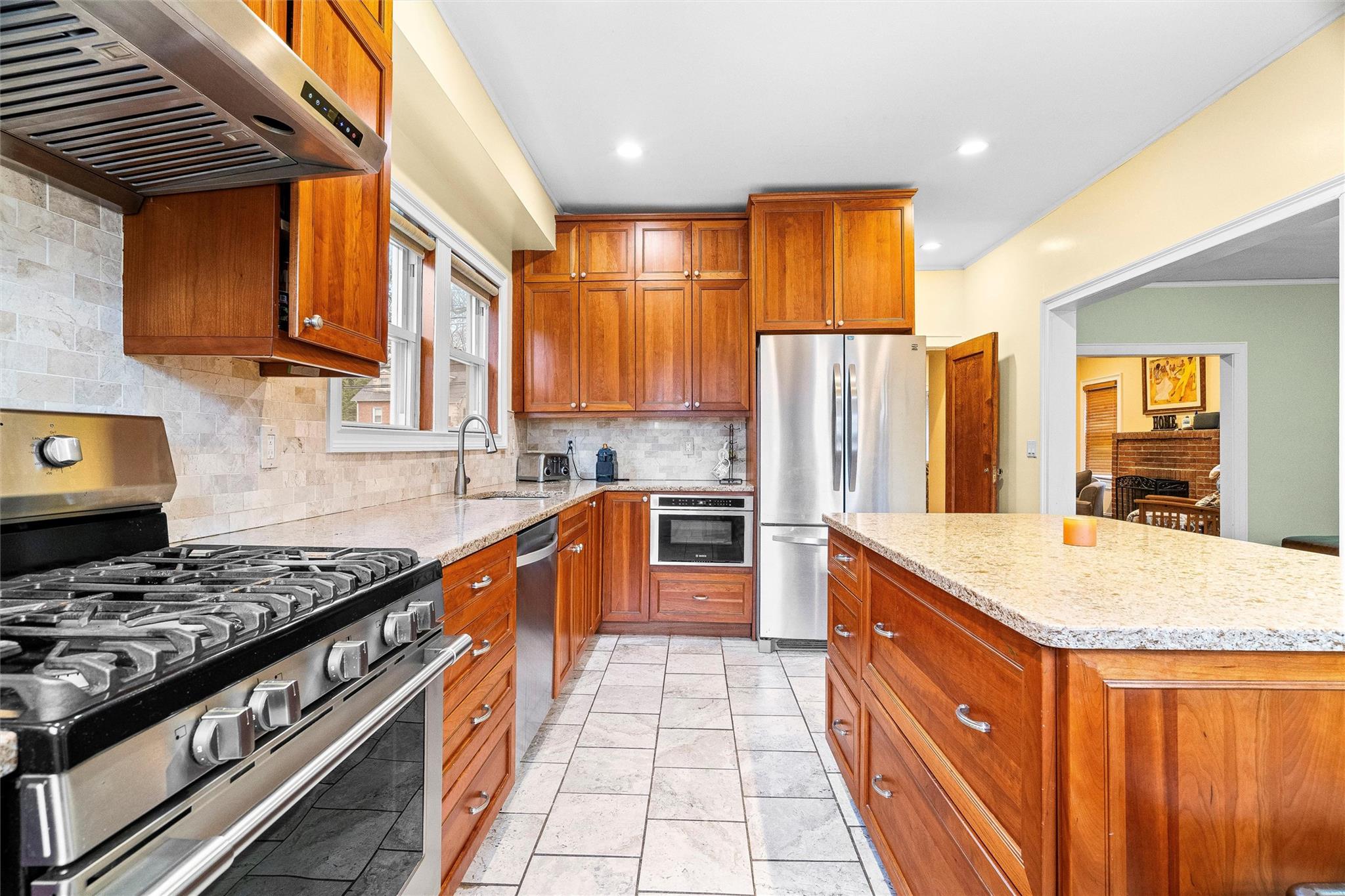 587 Ashford Avenue, Ardsley, New York image 11