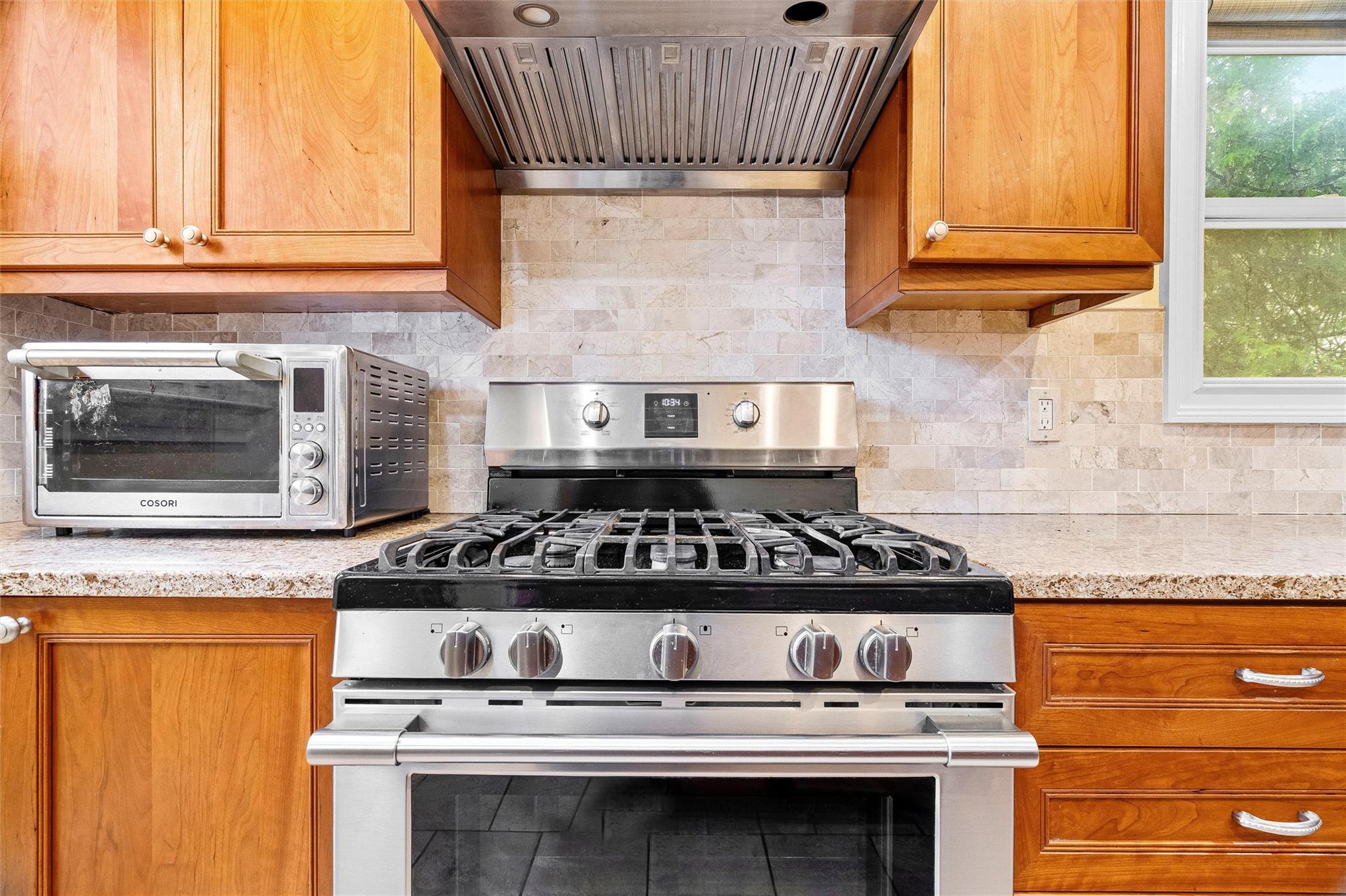 587 Ashford Avenue, Ardsley, New York image 10