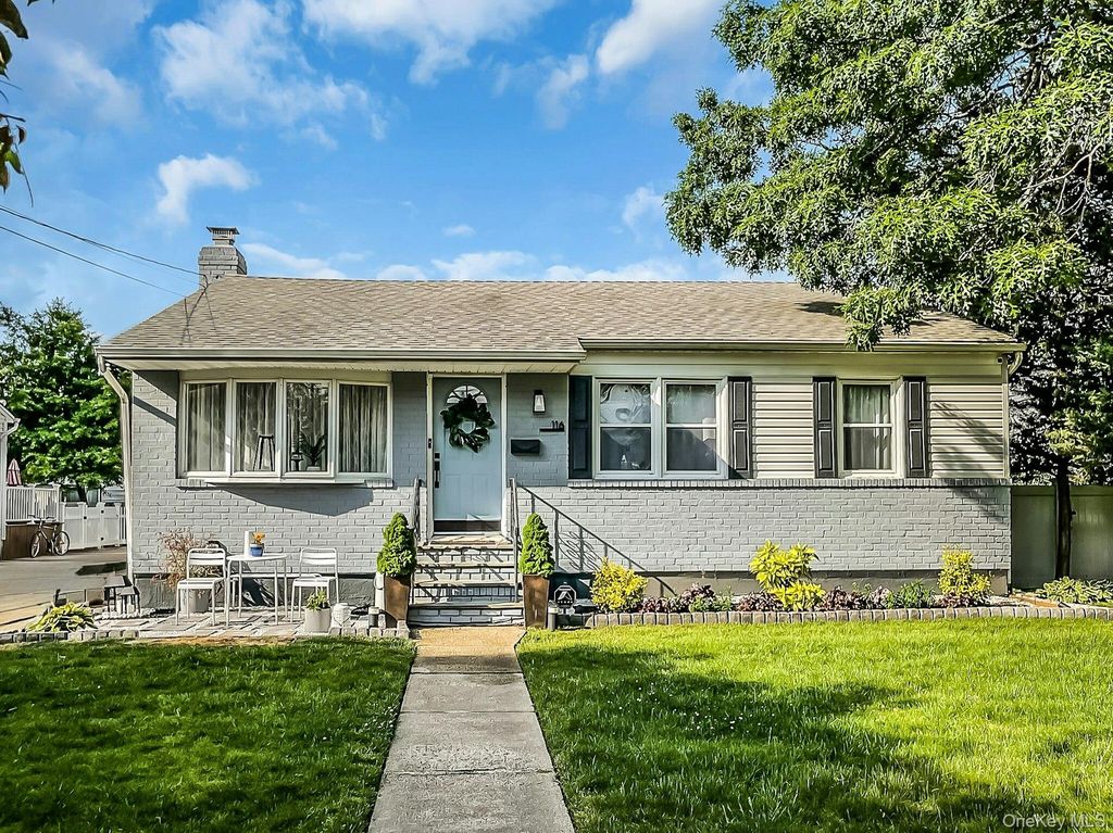 Photo of 116 Woods Avenue, Malverne, NY 11565 (MLS # 954538)