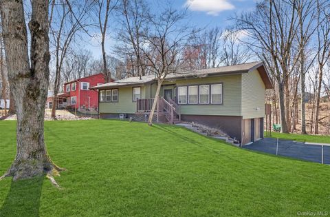 Homes For Sale - 32 Sachson Place<br/> Dutchess County, Wappingers Falls, NY 12590