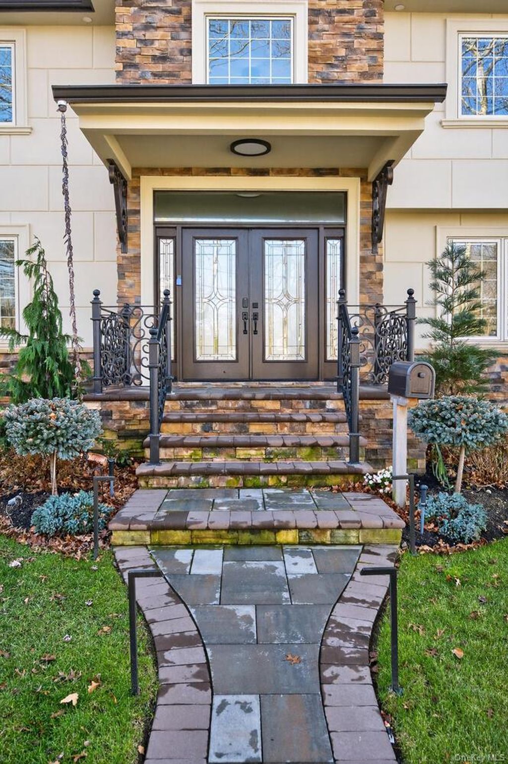 Photo of 14 Woodland Drive, Old Bethpage, NY 11804 (MLS # 942535)