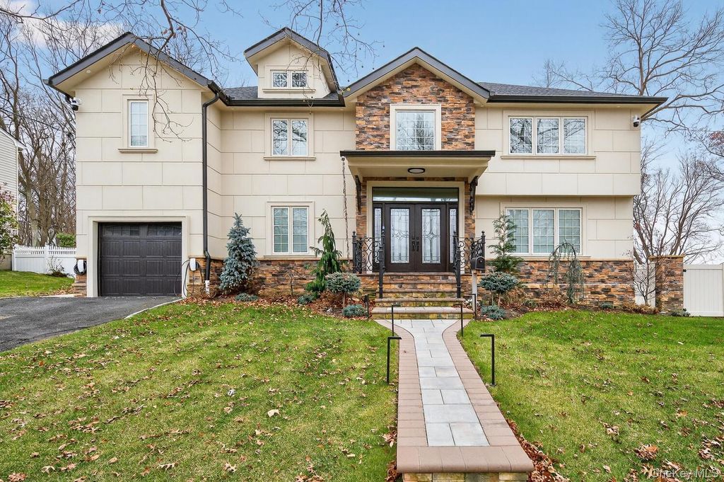 Photo of 14 Woodland Drive, Old Bethpage, NY 11804 (MLS # 942535)