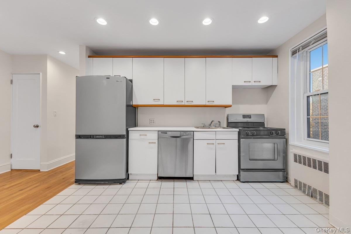 140-35 Burden Crescent 608