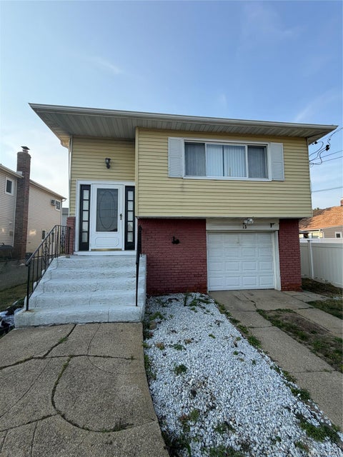 Apartment For Rent - 15 Major Road #UPPER<br/> Nassau County, Massapequa, NY 11758