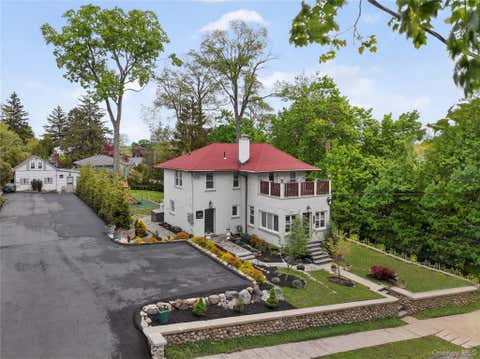 Townhouse For Sale - 109 W Park Avenue<br/> Pearl River, NY 10965