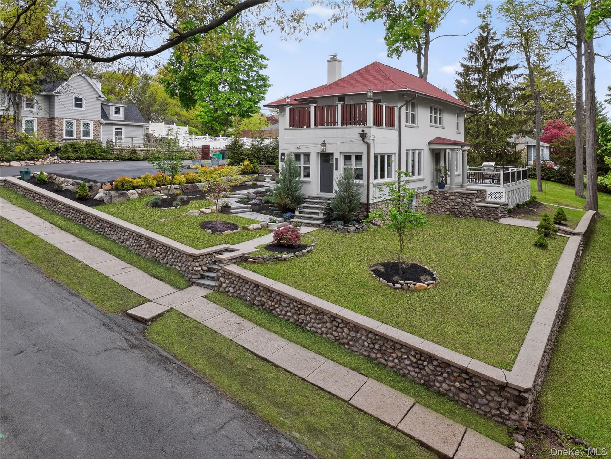 109 W Park Avenue
