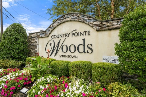 Condo For Rent - 11 Silver Spruce Way<br/> Smithtown, NY 11787