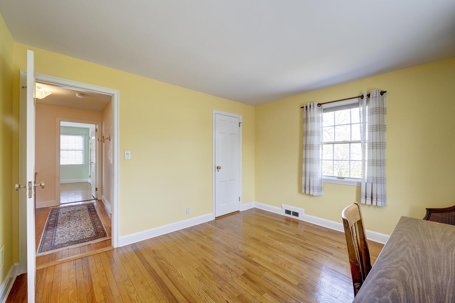 135 Northwoods Road, Manhasset, New York image 21