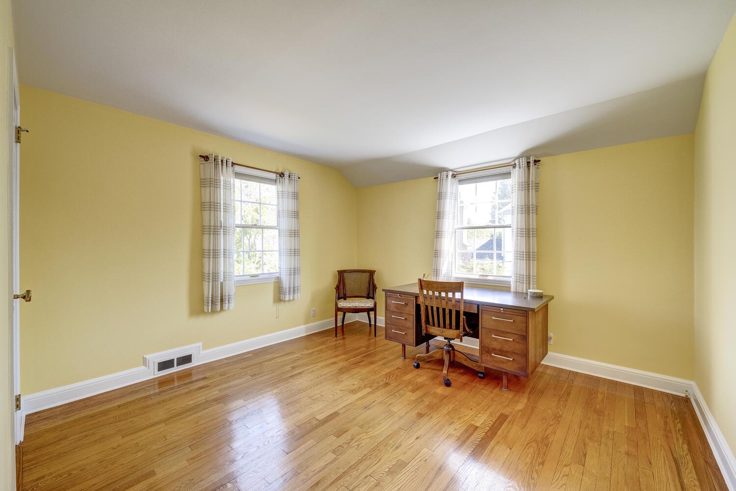 135 Northwoods Road, Manhasset, New York image 20
