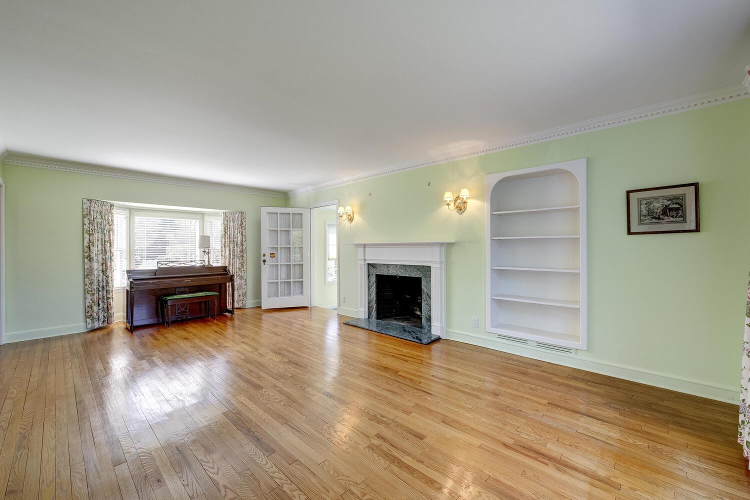 135 Northwoods Road, Manhasset, New York image 6