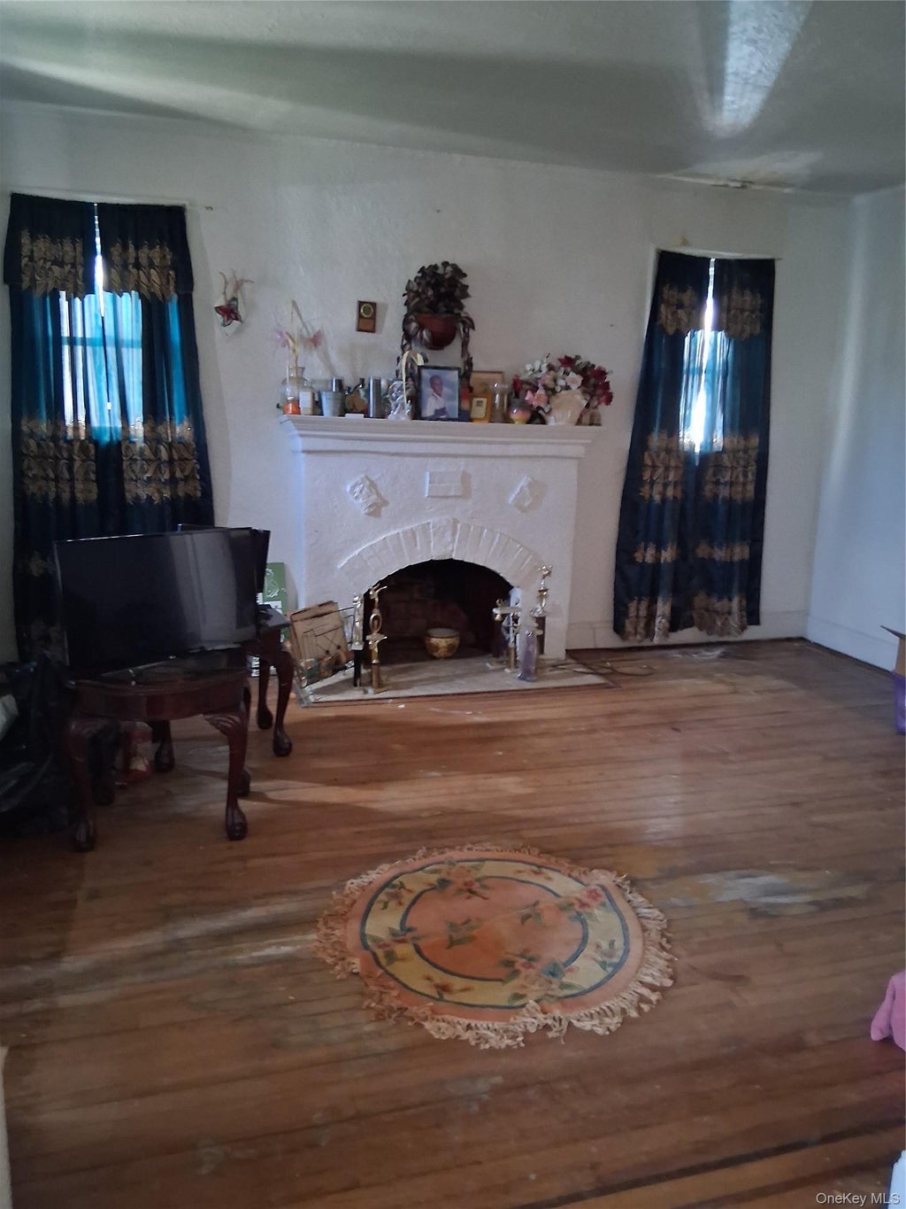 Photo of 139-23 230 Street, Laurelton, NY 11413 (MLS # 1061074)