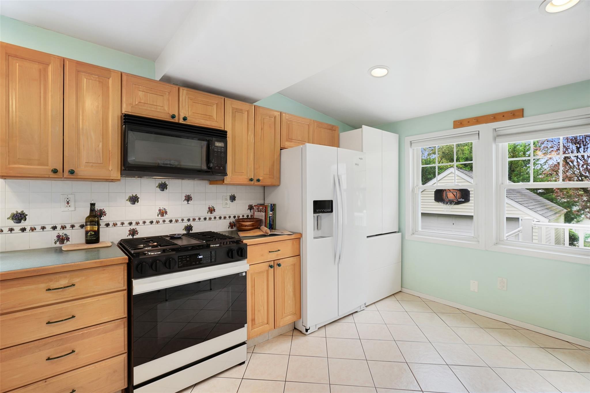 9 Hillcrest Road, Bronxville, New York image 13