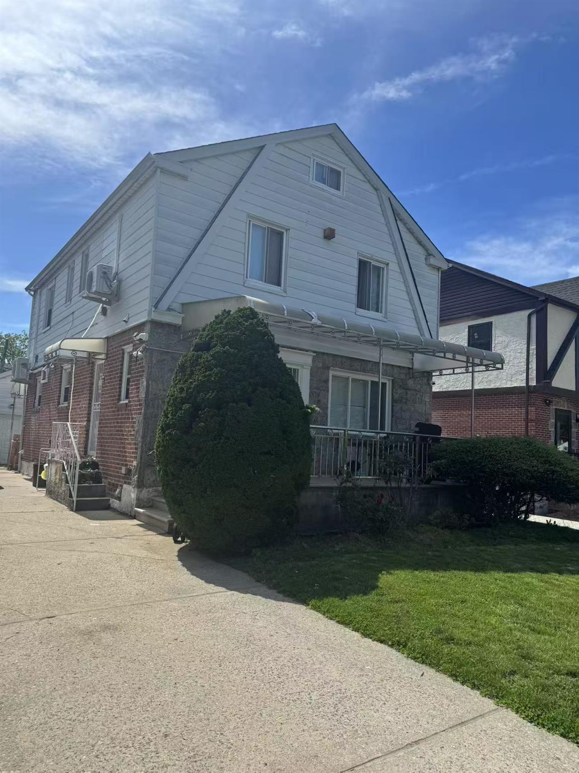 Property for Sale at 185 Street, Fresh Meadows, Queens, NY - Bedrooms: 5 
Bathrooms: 4 
Rooms: 7  - $1,420,000