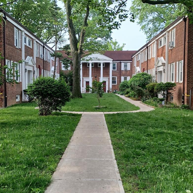 Property for Sale at Village Road 104A, Briarwood, Queens, NY - Bedrooms: 2 
Bathrooms: 1 
Rooms: 4  - $330,000