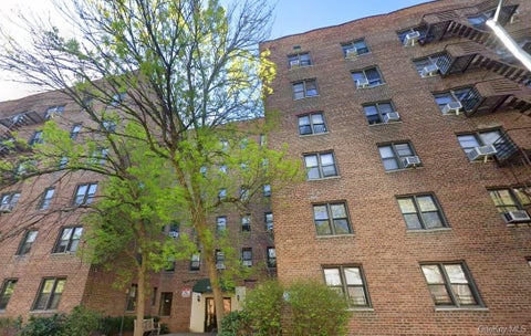 Homes For Sale - 102-18 64th Avenue #6W<br/> Forest Hills, NY 11375