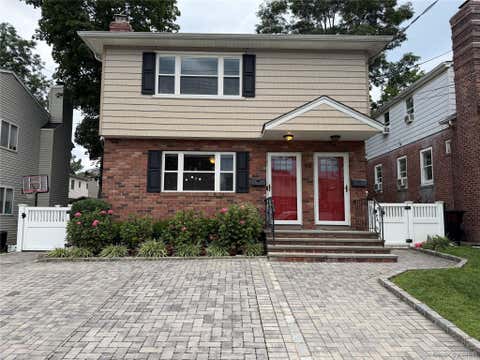 Multifamily For Rent - 40 Edgewood Road #SECOND FLOOR UNIT 2<br/> Port Washington, NY 11050