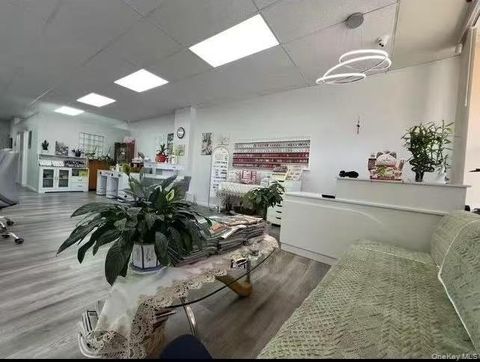 622 E Jericho Tpke Huntington Station NY 11746