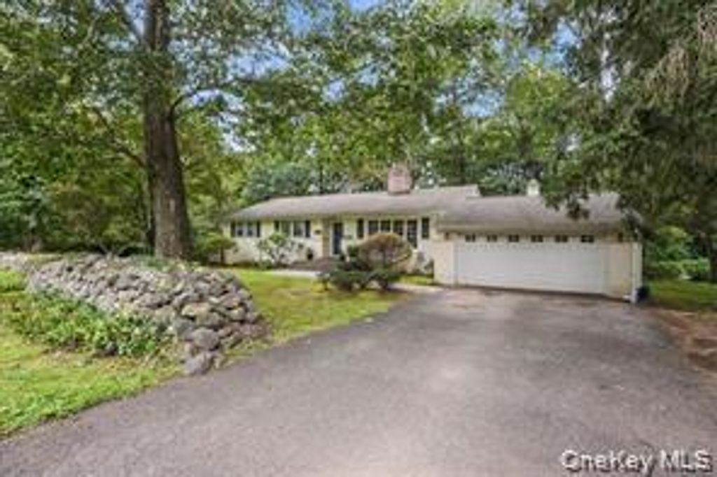 Photo of 28 River Road, Suffern, NY 10901 (MLS # 1002235)