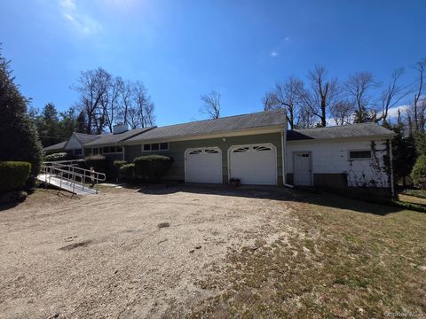 858 Fort Salonga Road Northport NY 11768