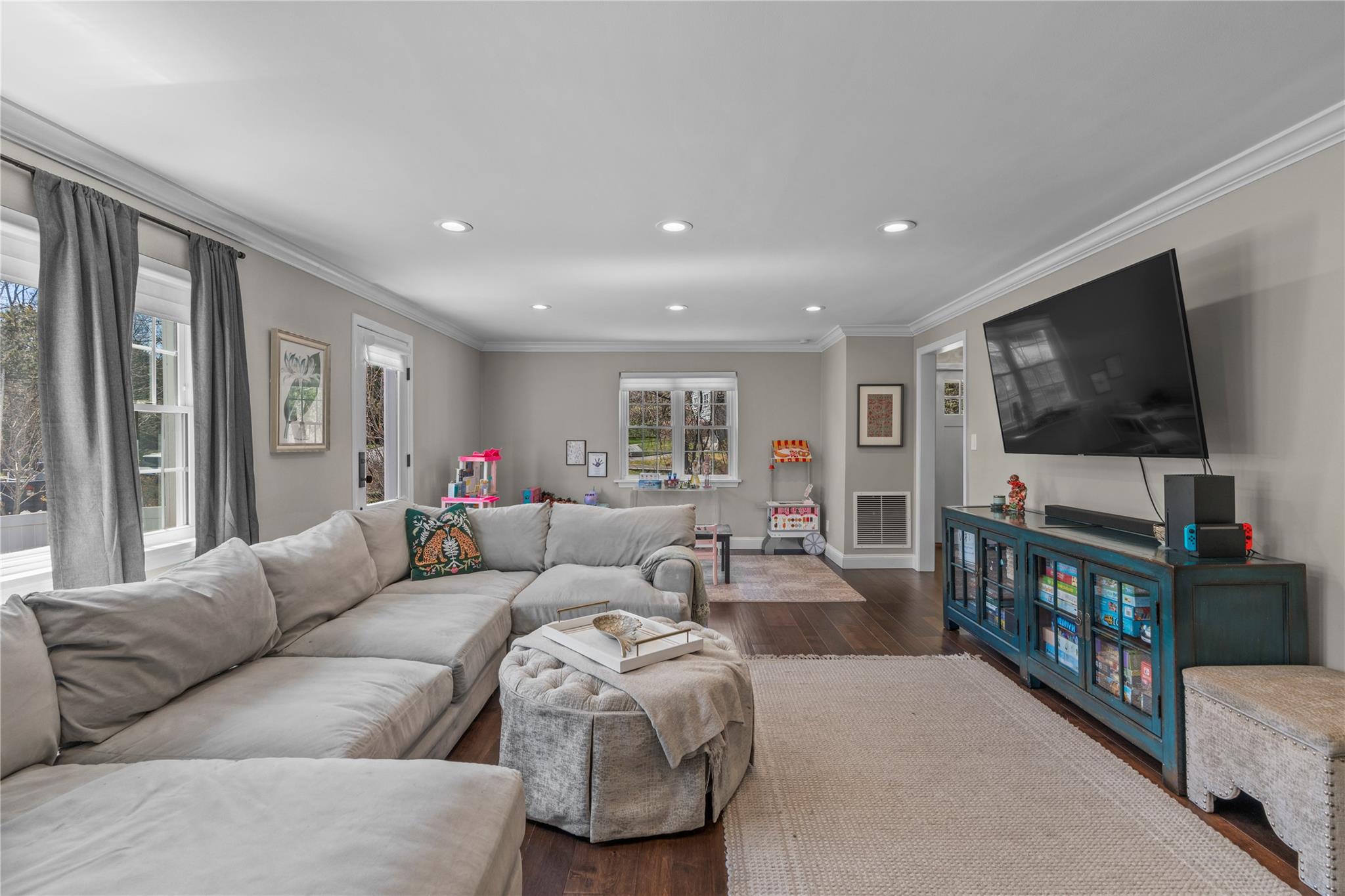 371 Cherry Street, Bedford Hills, Florida image 5