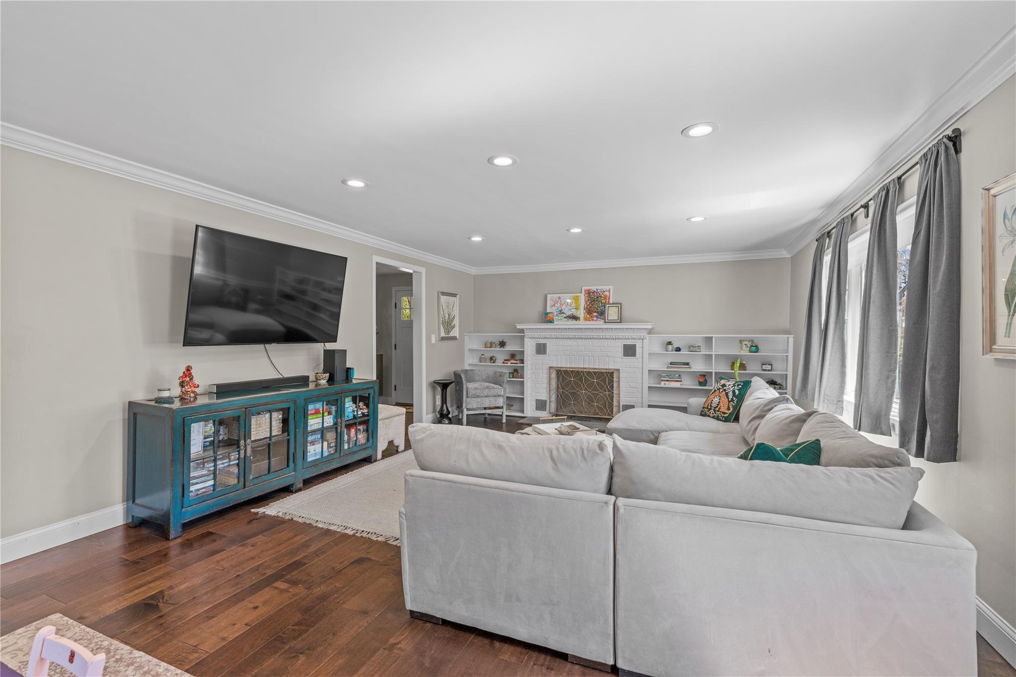 371 Cherry Street, Bedford Hills, Florida image 4