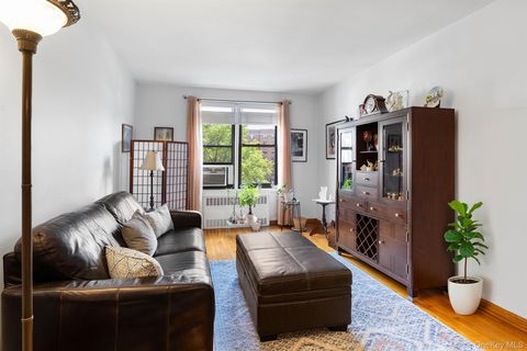 Homes For Sale - 9040 Fort Hamilton Parkway #3<br/> Brooklyn, NY 11209