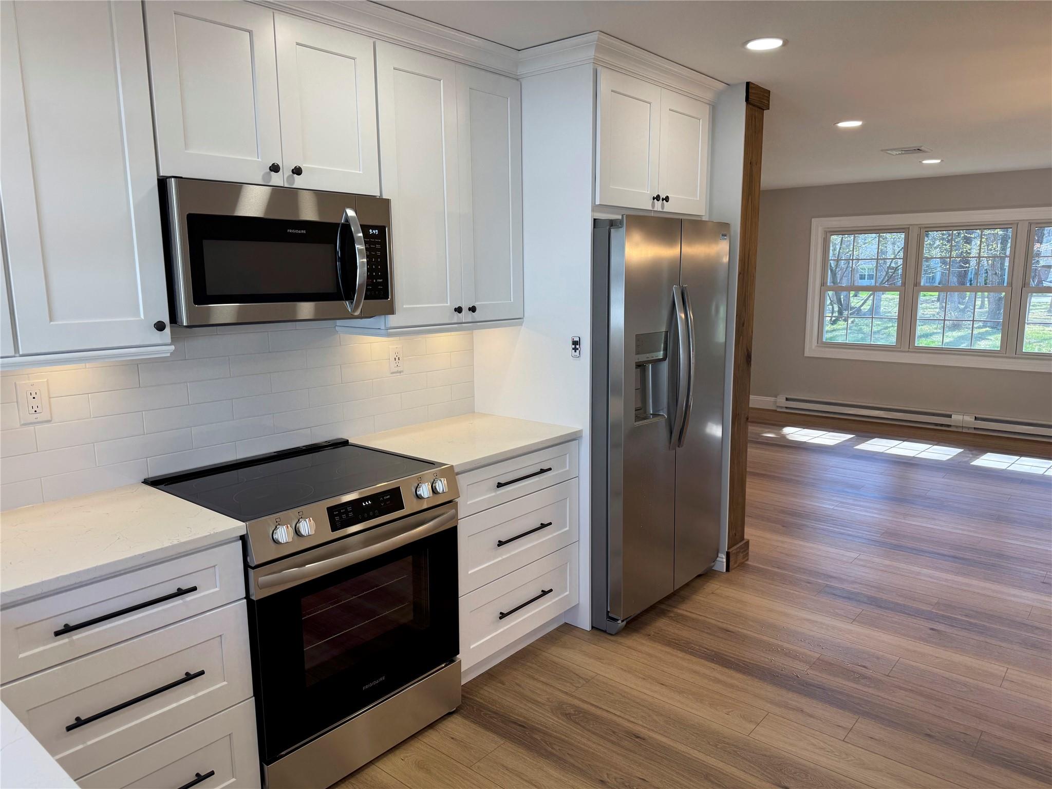 79 Enfield Court #B, Ridge, New York image 3